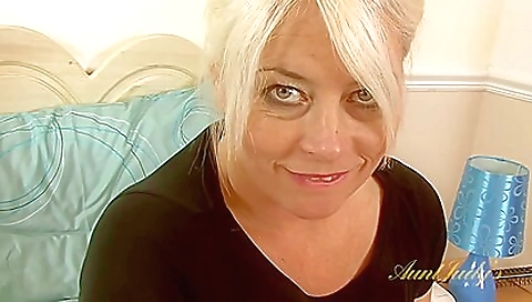 Sexy blonde take9 gets a creampie