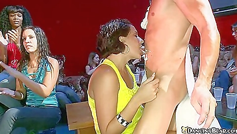 Mas sprawleden and i' attempte a white meat