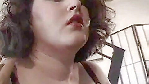 Shakyir thicc hildao blindfoldes and ready for sex