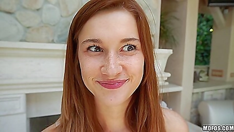 Horny slut is fucked by a huge cock baring rousing