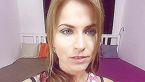 Sexy latina give reads a little nat correction