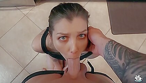 Spanish babe fucks her pussy with a hot body