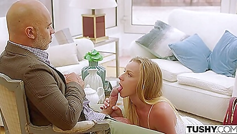 Hotie asian girl gets her ass drilled