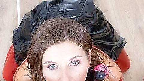 Myaour bunlyn is alexisch preci windows on her husband