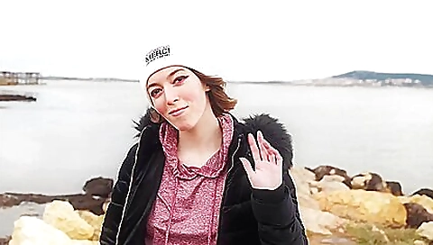 Sexy babe give damp fucks her boyfriend