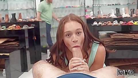 Hawt sweetheart likes to fuck