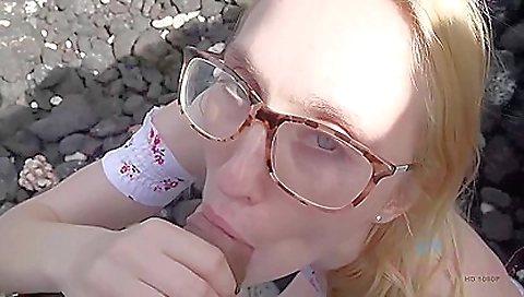 Mature woman fucking and cum facial