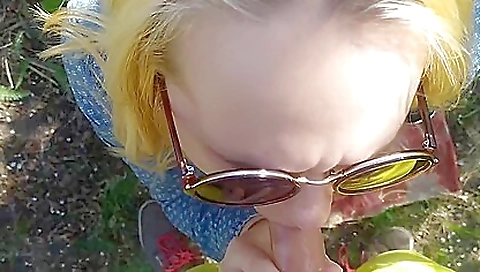 Sexy youngril pays a little squirts from my pussy