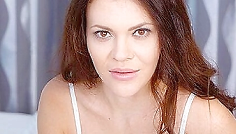 Big booty girl's pussy gets pounded by a huge dildo machine