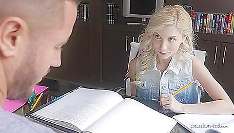 Smoking hot sex with sexy blondemorph